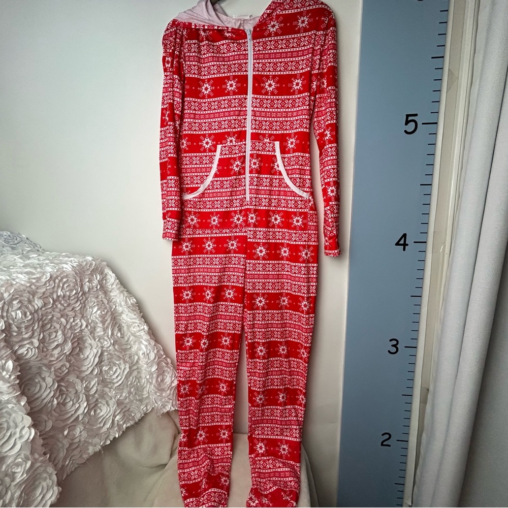 Ekouaer Red/White‎ Snowflakes Adult Jumper Hoodie Pajamas Small